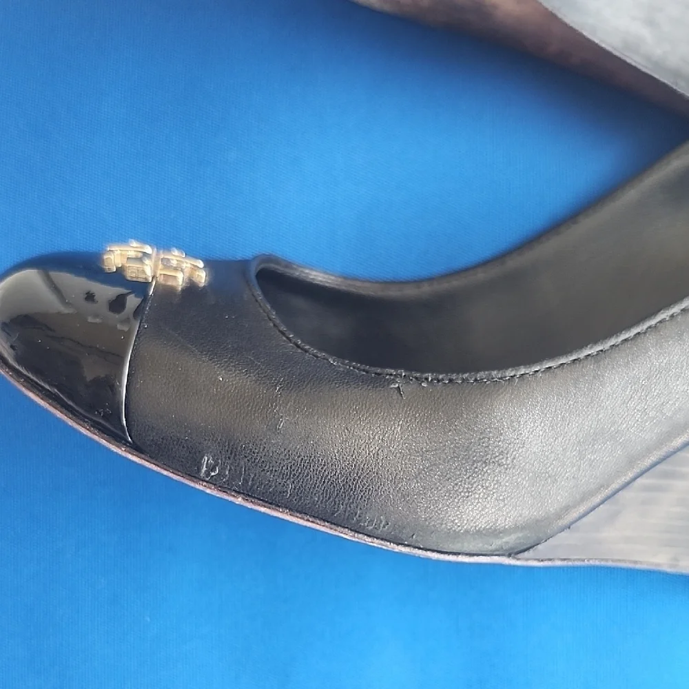 Tory Burch Black and Gold Leather Heels with Timeless Design
